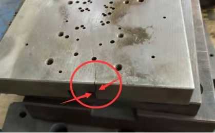 紅沖模具適合什么材料