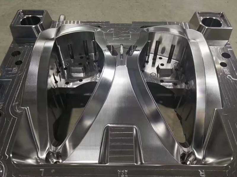 沖裁模具凹模打孔用什么機(jī)器